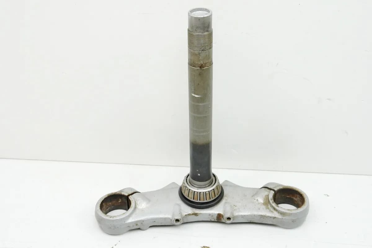 KAWASAKI EN 500 EN 500 A Gabelbrücke unten (für Gabelholm Gabel Standrohr)