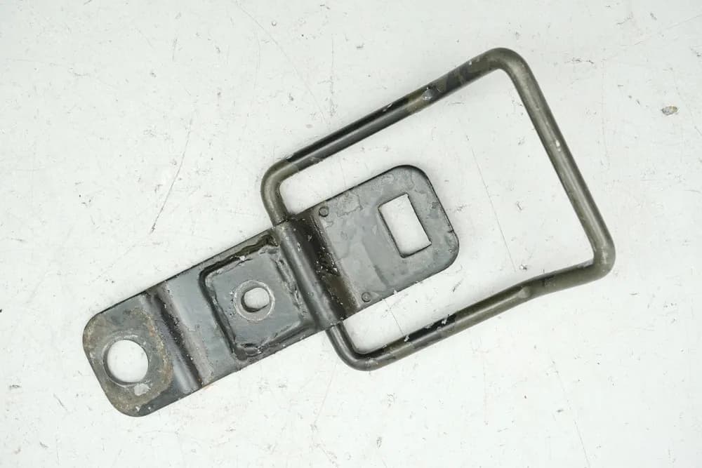 HONDA GL 500 PC02 SILVER WING Fersenschutz Fußraste Sozius rechts Halter