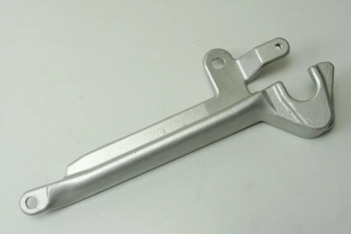 TRIUMPH SPRINT ST T695 955i Aufbockhilfe Griff Halterung Sitzbankschloß Träger