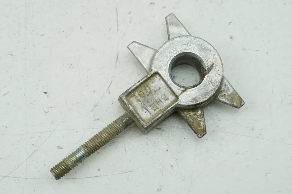 YAMAHA TDM 850 4TX 1x Kettenspanner für Schwinge