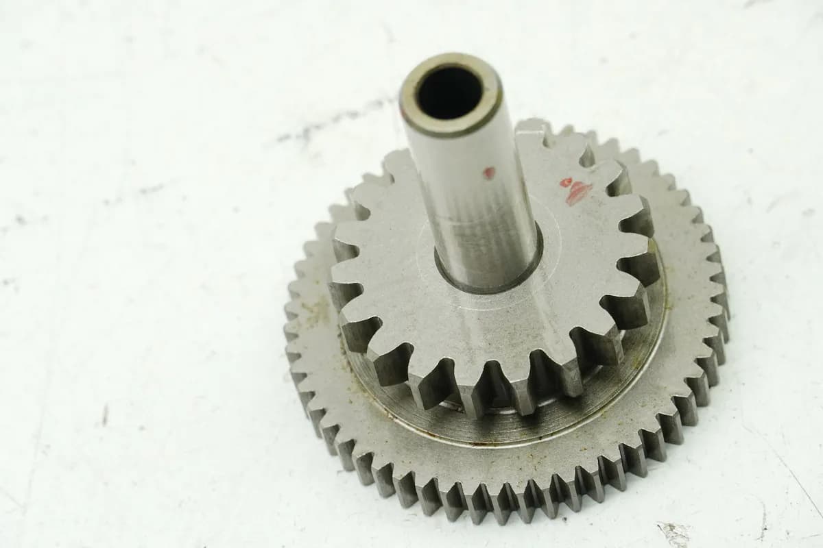 SUZUKI GS 500 E GM51B Zahnrad I Anlasser Reduktion Zwischenrad (für Motor)