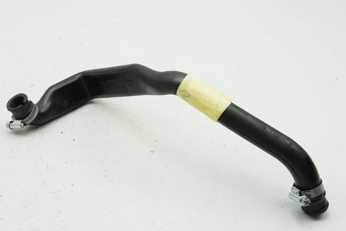 DUCATI MONSTER 696 ABS M5 Schlauch für Motorentlüftung (Getriebe) NUR 1626 km