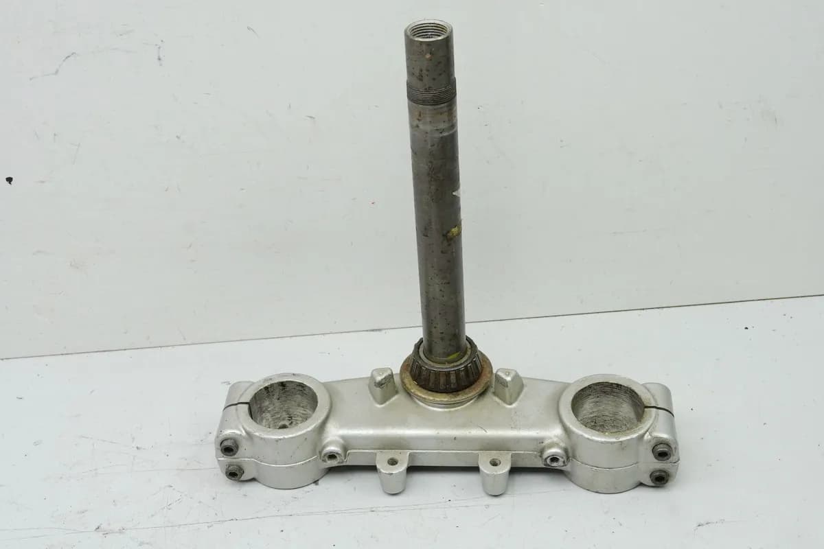 CAGIVA W12 350 2N1 Gabelbrücke unten (für Gabelholme Gabel Standrohr)