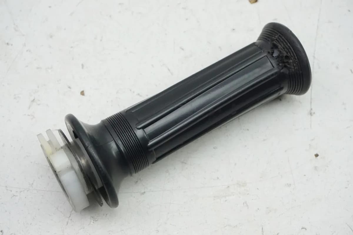 YAMAHA SR 125 10F Gasgriff Griff Griffgummis