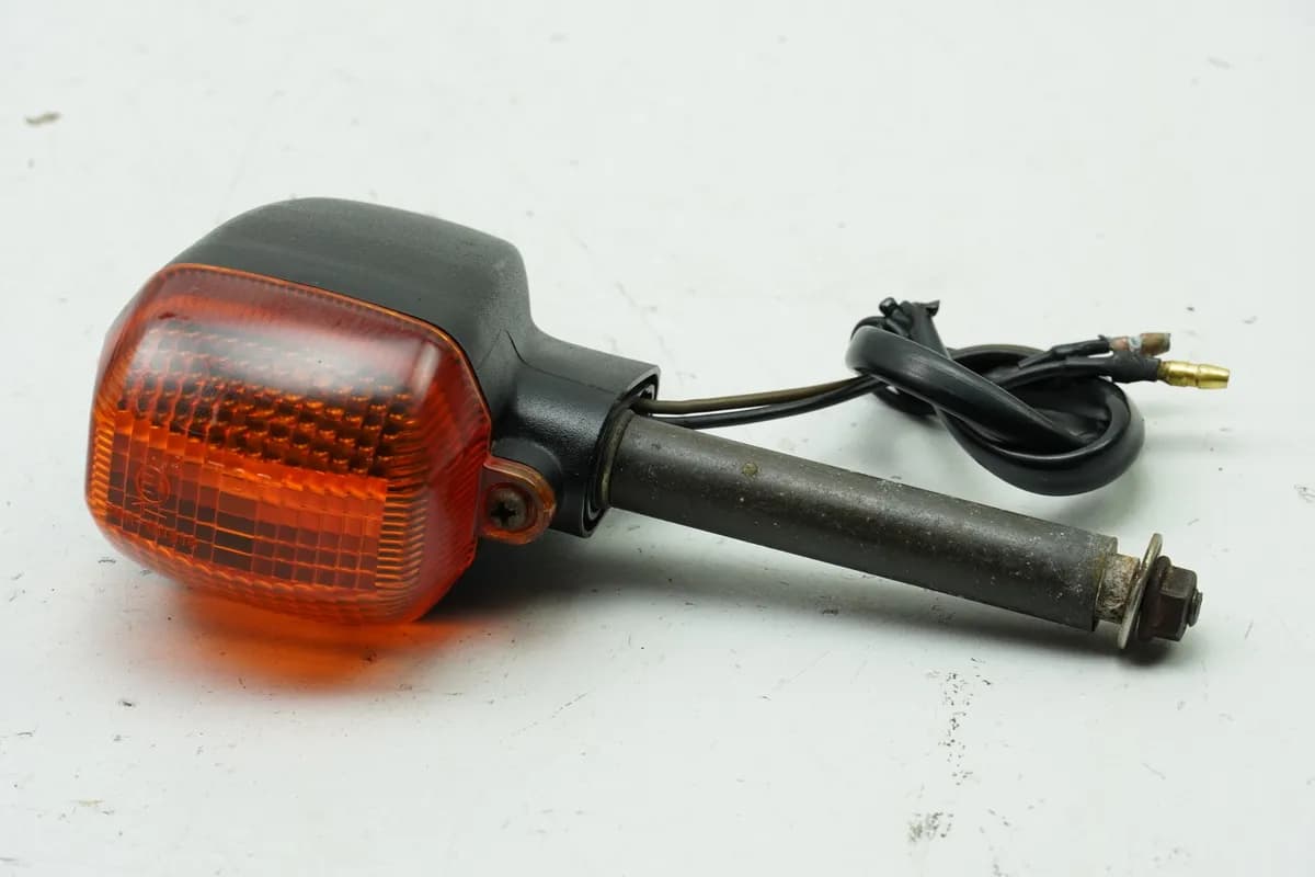 YAMAHA FZS 600 RJ02 FAZER Blinker links hinten Turn Signal