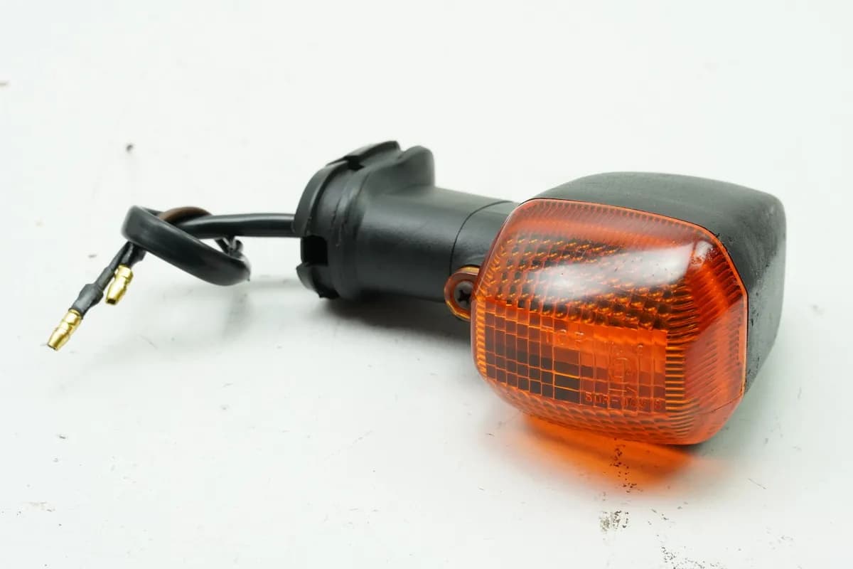 YAMAHA FZS 600 RJ02 FAZER Blinker links vorn Turn Signal
