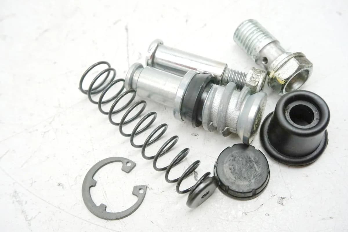 MV AGUSTA BRUTALE 800 DRAGSTER RR B322BB Kolben Druckbolzen Bremszylinder vorn