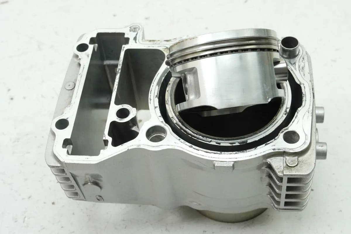 HONDA XL 600 PD06 TRANSALP Zylinder hinten & Kolben (für Motor)