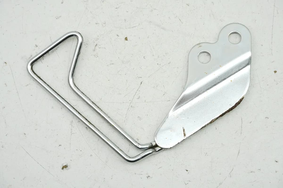 YAMAHA XV 535 VIRAGO 2YL Fersenschutz Fahrer rechts Abstandshalter Hitzeschutz