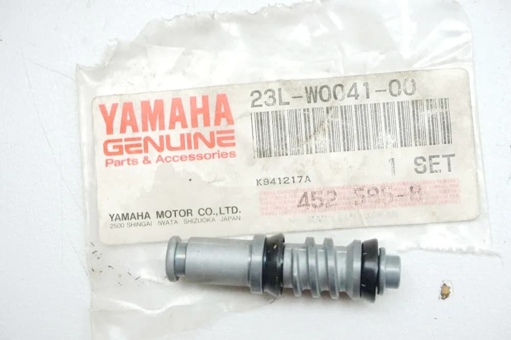 Yamaha Bremskolben für Hauptbremszylinder Rep.Satz 23L-W0041-00 DT SR TZR - NEU