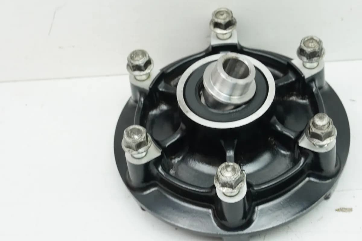 Kawasaki EL 252 EL 250 B Eliminator Kettenradträger Aufnahme Kettenrad Distanz