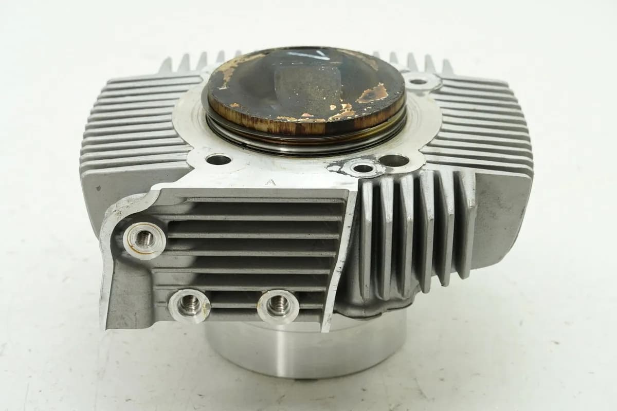 DUCATI MONSTER 696 ABS M5 Zylinder & Kolben - waagerecht (für Motor) NUR 1626km