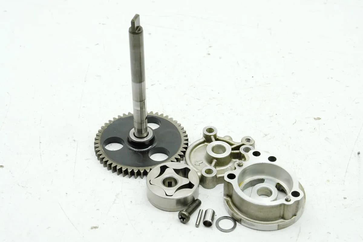 YAMAHA FZS 600 RJ02 FAZER Ölpumpe Zahnrad Antrieb Ritzel (für Motor)