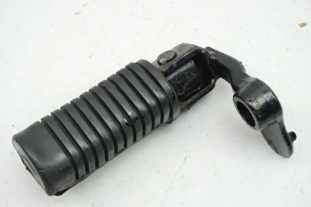 HONDA GL 500 PC02 SILVER WING Fußraste Fahrer links Halter Footrest