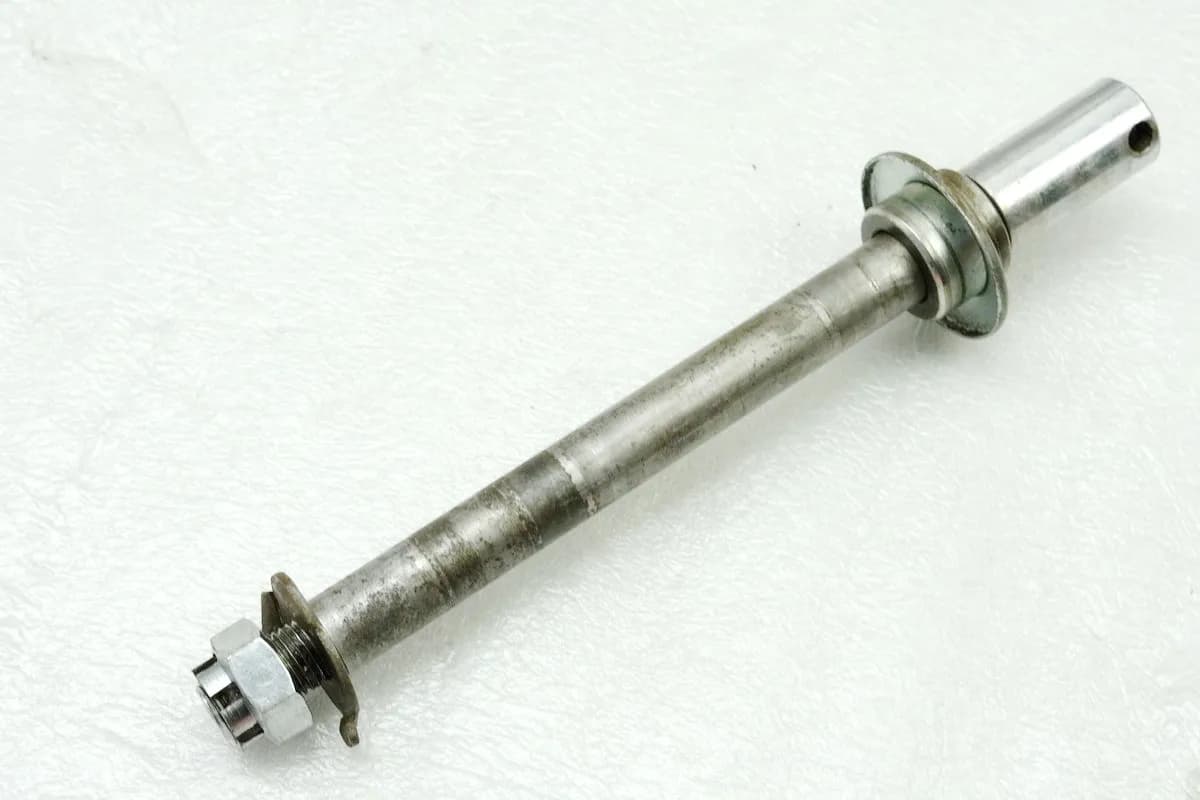 YAMAHA RD 250 1A2 Steckachse vorn Achse Mutter Distanzhülse (für Felge Gabel)