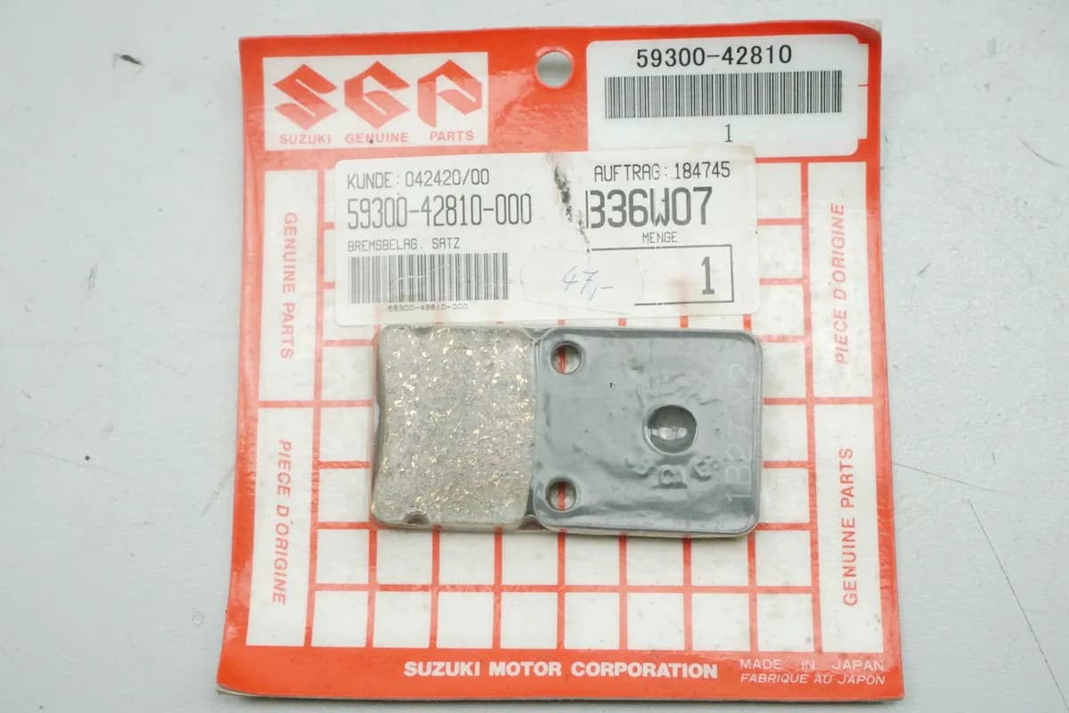 Suzuki Bremsklötze Bremsbeläge 59300-42810 (59100-38870) DR LT - NEU
