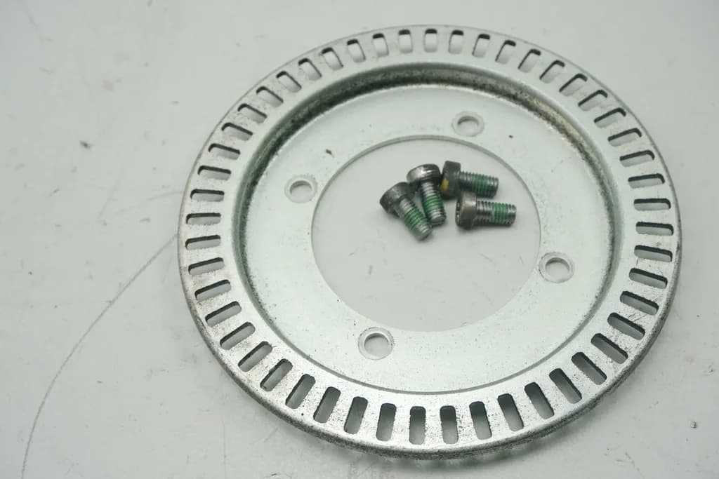 HONDA CBF 600 NABS PC38 ABS Sensorring hinten Kranz Ring Schrauben