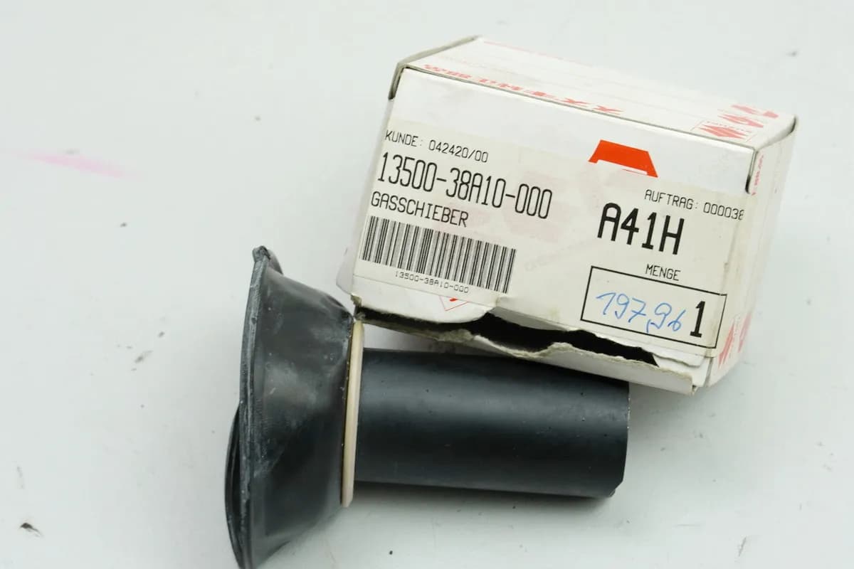 SUZUKI VS 1400 VX51L INTRUDER Gasschieber Membran original NEU 13500-38A10-000