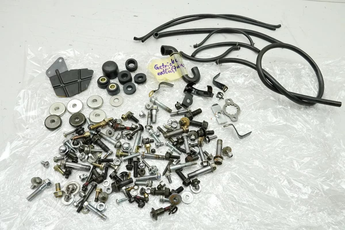 Kawasaki EL 252 EL 250 B Eliminator Schrauben Muttern Halter Kleinteile Schlauch