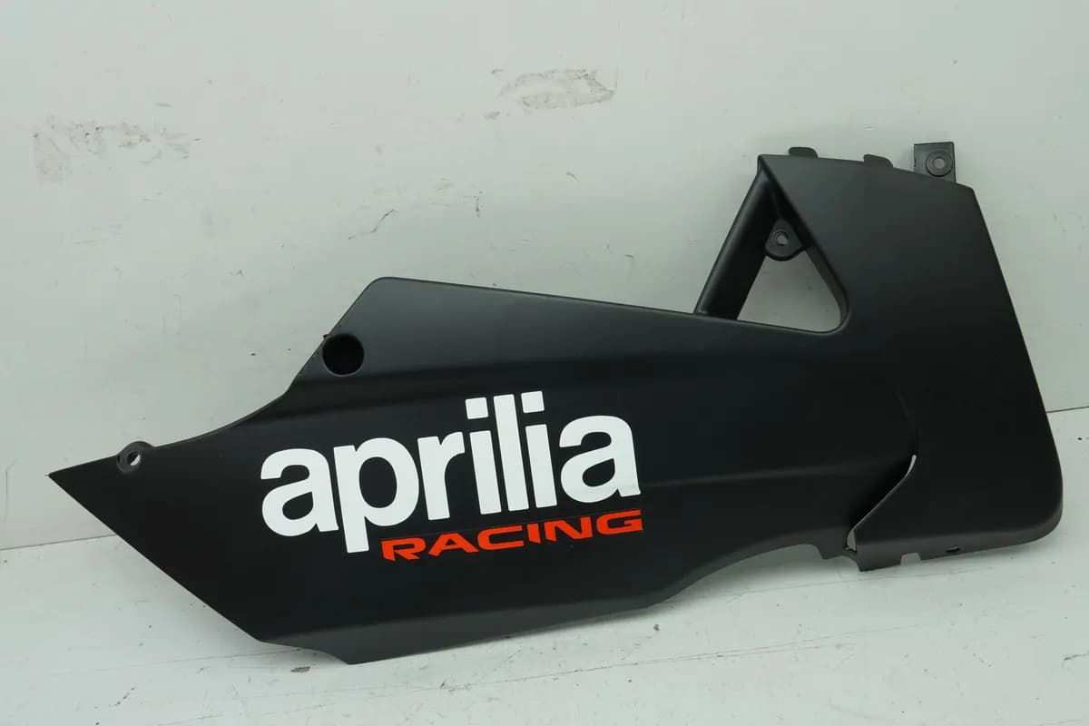 APRILIA RS 125 Verkleidung Bug rechts unten Bugspoiler Seitenteil Cover 21-25