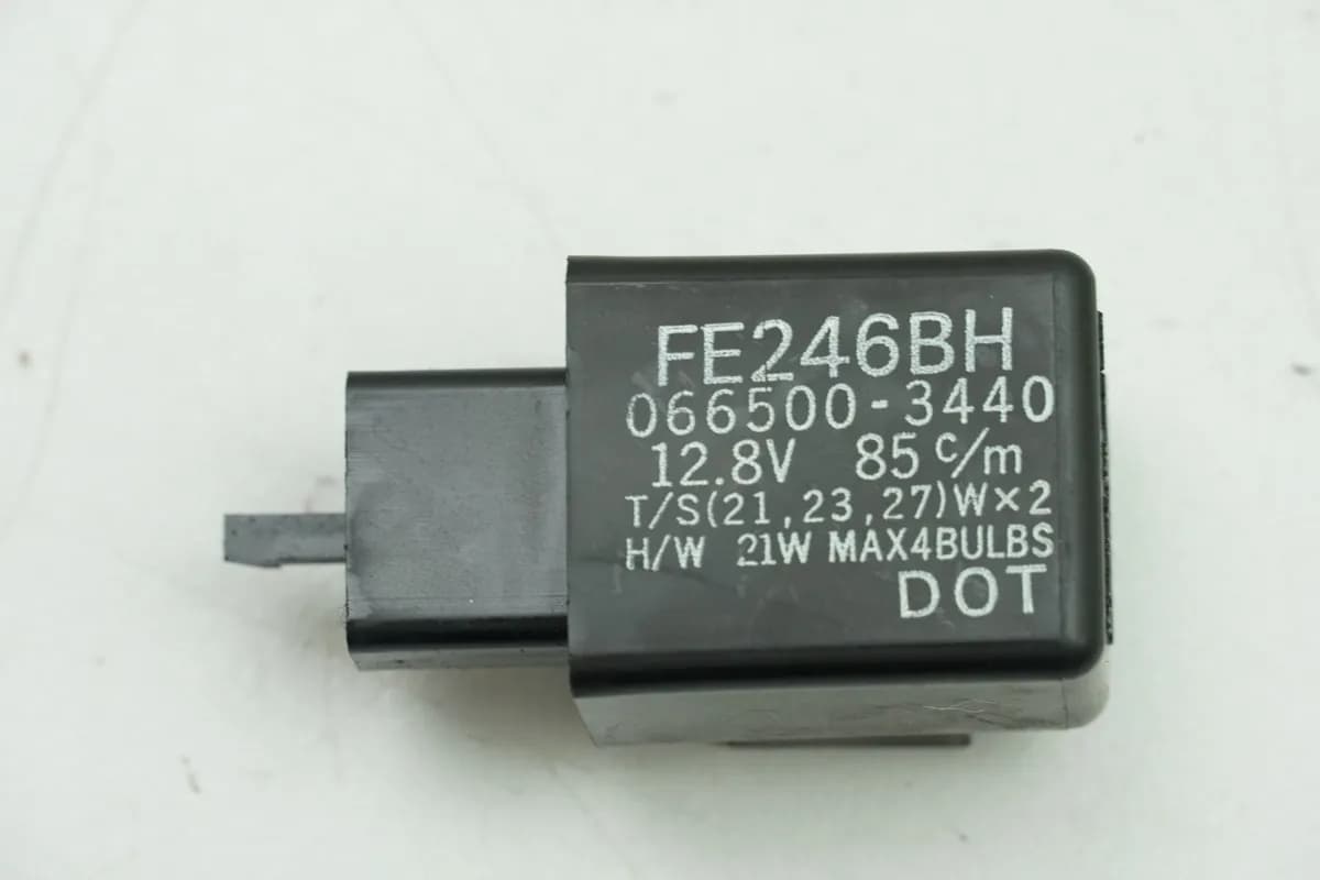 KAWASAKI ZZR 1100 D ZXT10D Blinkrelais Blinkgeber Blinkerrelais NUR 7932 km