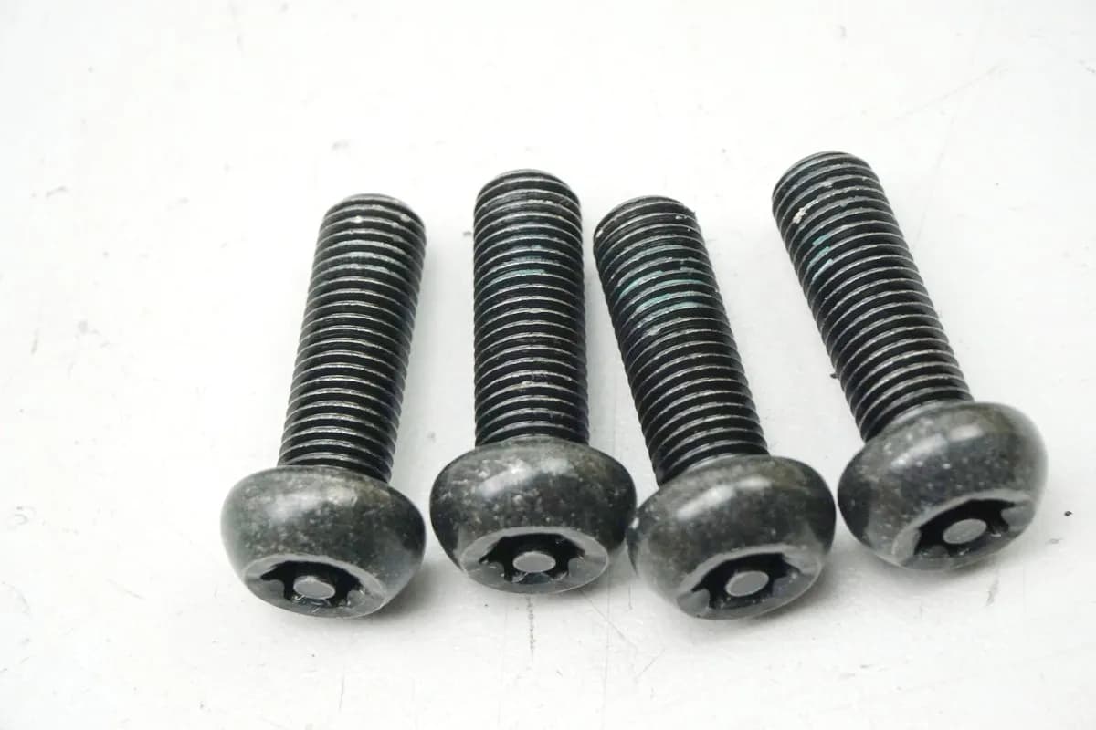 YAMAHA XSR 900 RN43 Schrauben Heckrahmen Rahmen