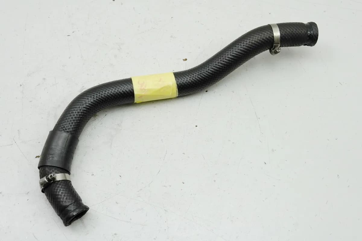 SUZUKI GSF 400 GK75B Bandit Kühlerschlauch Kühler links Wasserpumpe