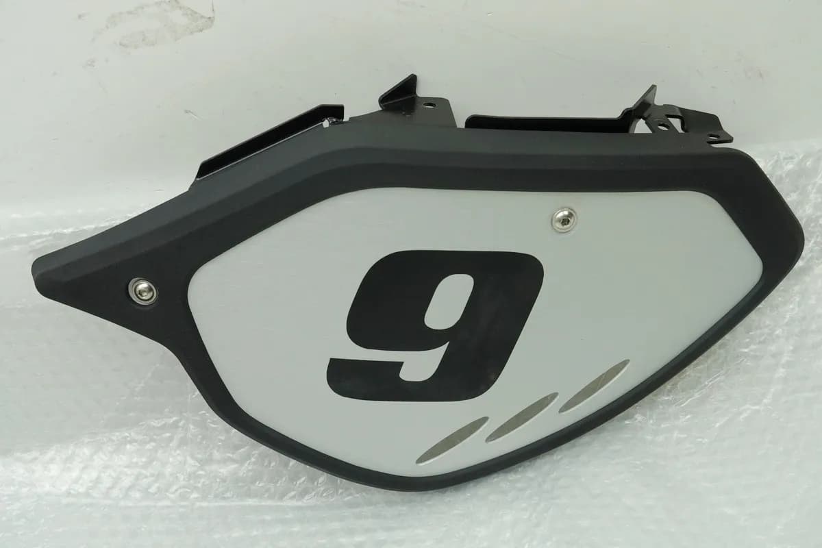 YAMAHA MT09 Street Tracker - Seitendeckel links Abdeckung Cover Verkleidung NEU
