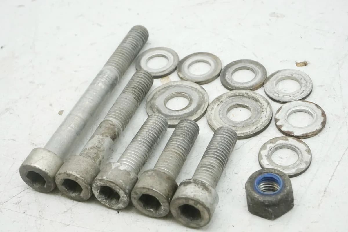 BMW K 100 RS SCHRAUBEN MOTOR MOTORHALTER HALTERUNG MOTOR