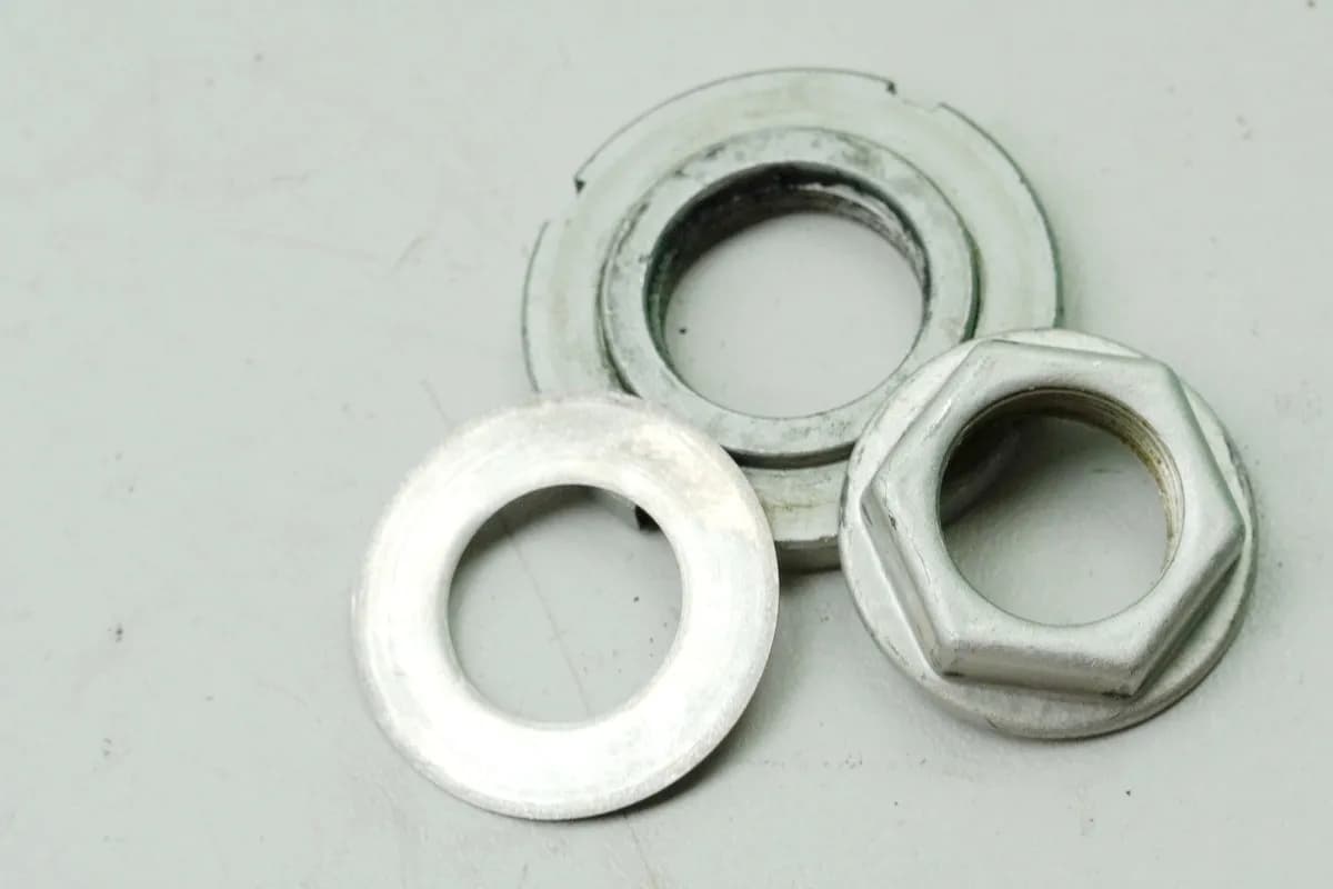 Aprilia Pegaso 650 660 Strada Mutter Sicherung Lenkkopf Gabelbrücke Schraube