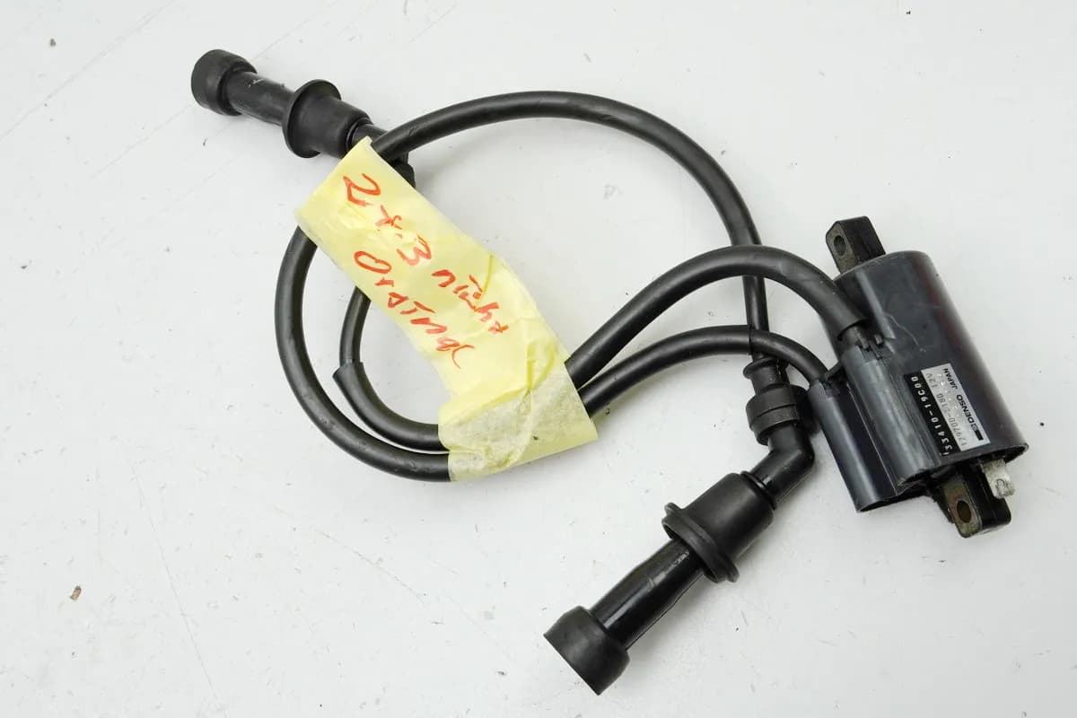 SUZUKI GSF 400 GK75B Bandit Zündspule 2+3 Zündkerzenstecker Ignition Coil
