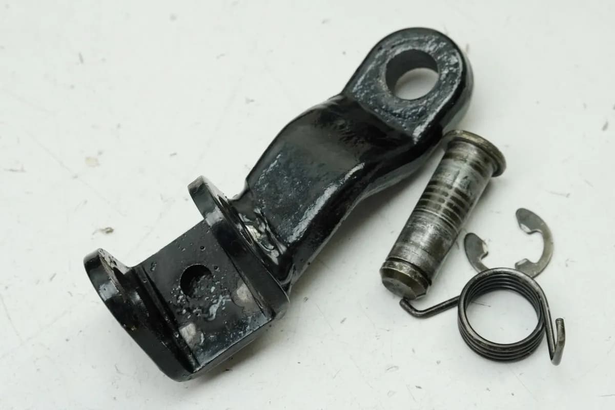 KAWASAKI EN 500 EN 500 A Fußrastenträger Fahrer links Halter Fußraste Platte