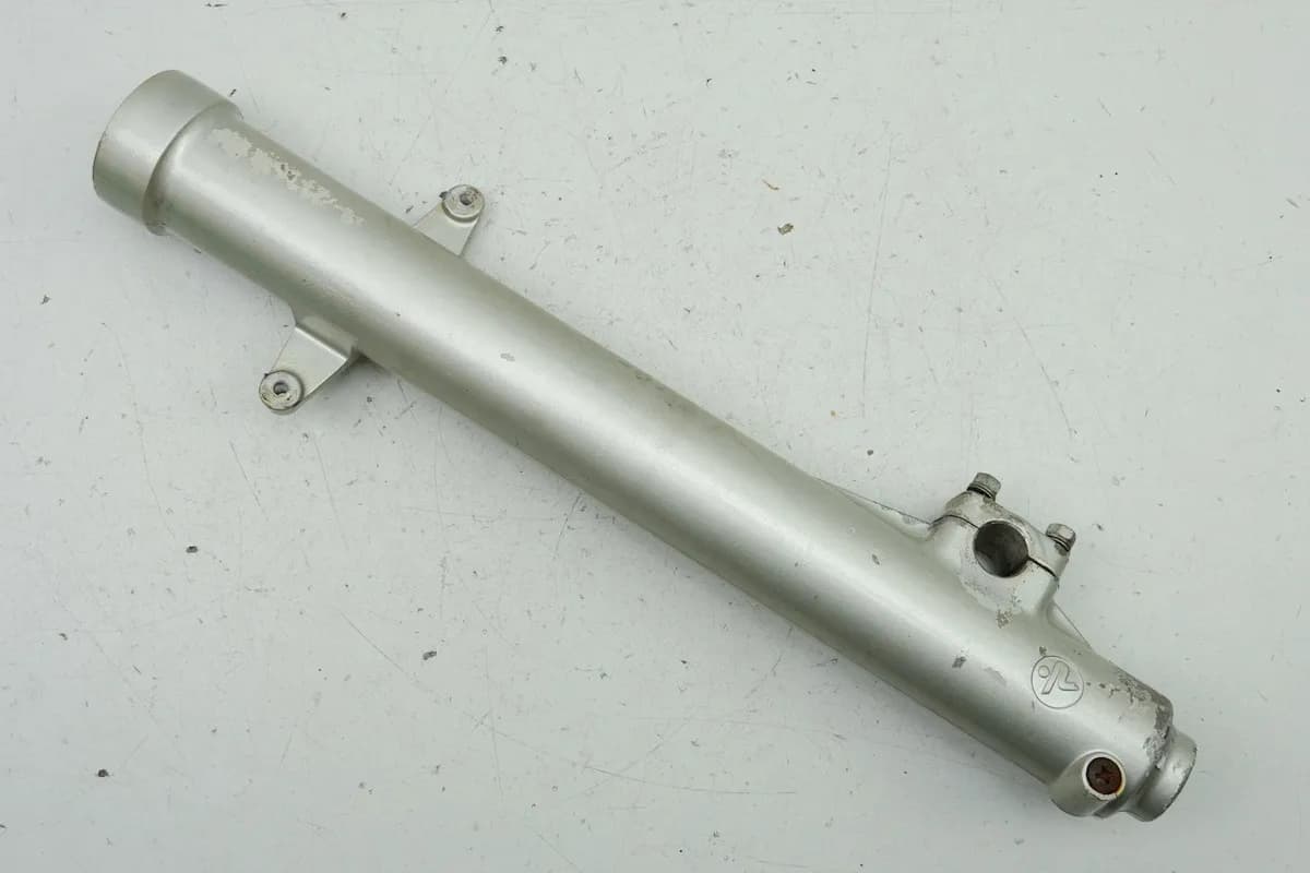 YAMAHA TDR 125 3XE Belgarda Tauchrohr rechts Gabelfuß (für Gabelholm Standrohr)