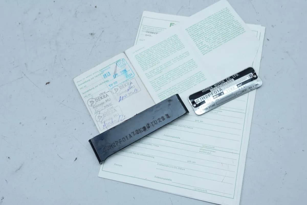 HONDA FJS 600 PF01 SILVER WING Rahmen & Brief Rahmenkopf Dokumente Typenschild