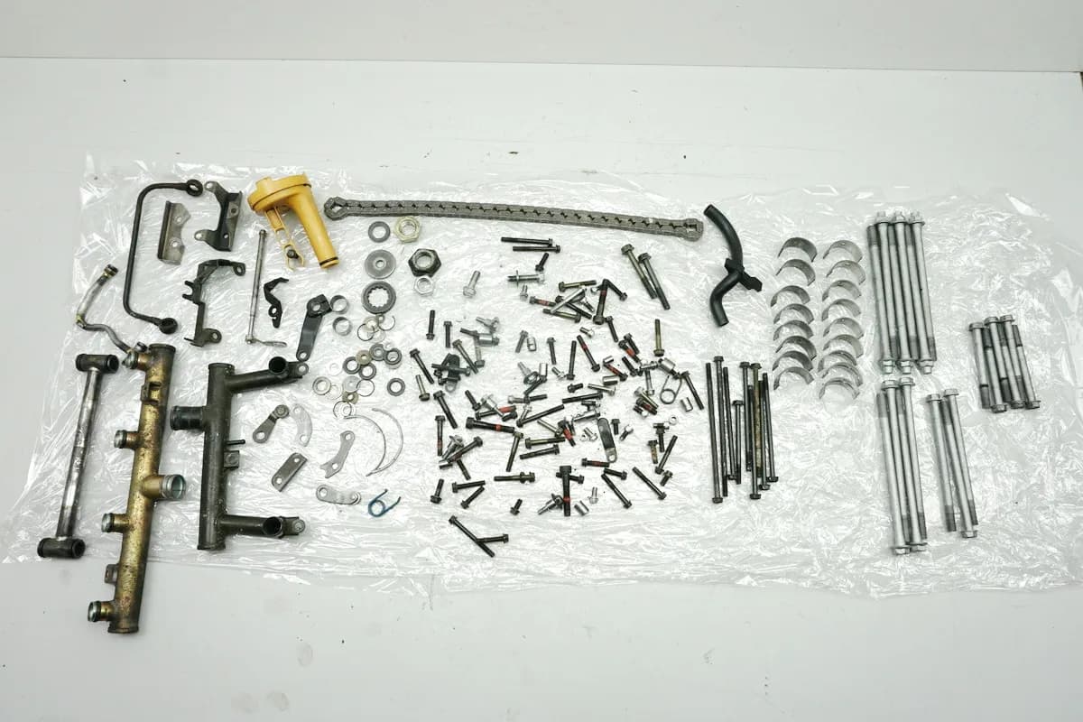 KAWASAKI GPZ 1100 ZXT10E Schrauben & Kleinteile - Motor