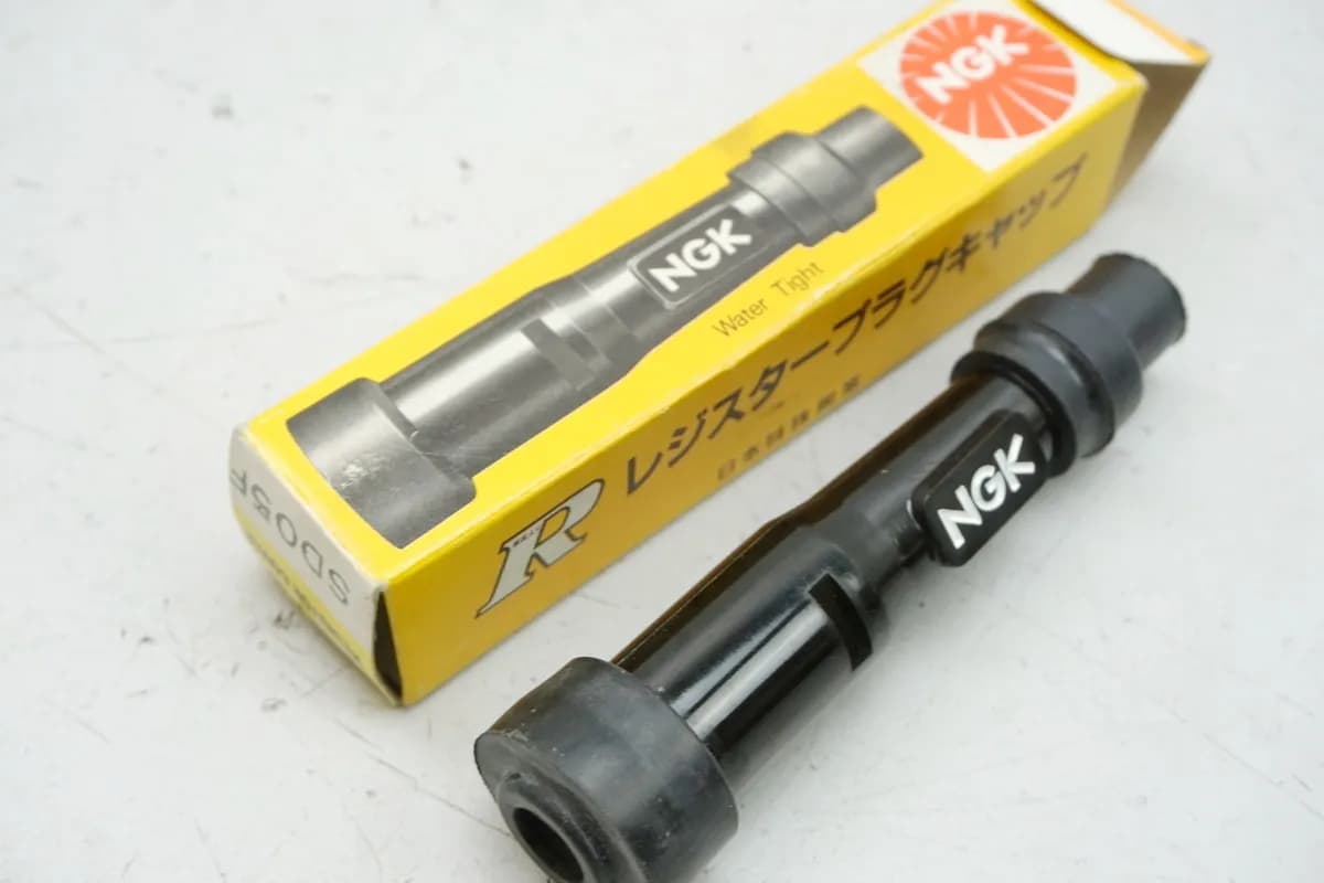 Zündkerzenstecker Zündkerze NGK - SD05F Yamaha Kawasaki Honda Suzuki - NEU