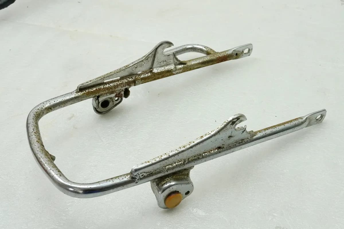 YAMAHA RD 250 1A2 Heckrahmen Halter Blinker Gestell Rahmenheck Träger Griff