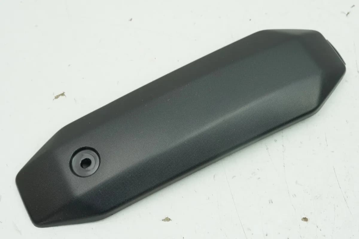 YAMAHA MT07 RM04 Verkleidung Tank mitte Deckel Abdeckung Cover Tankverkleidung