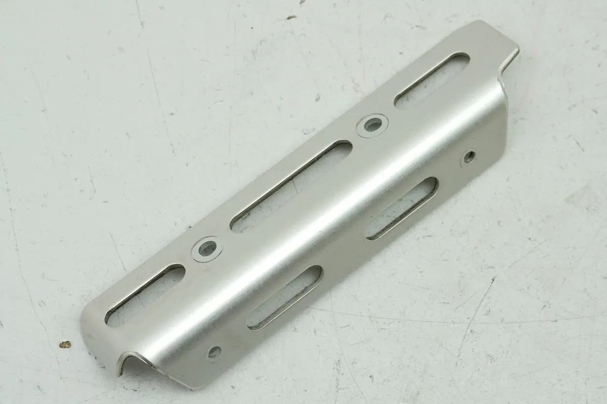 SUZUKI GSF 400 GK75B Bandit Abdeckung Kühler links Cover Blende