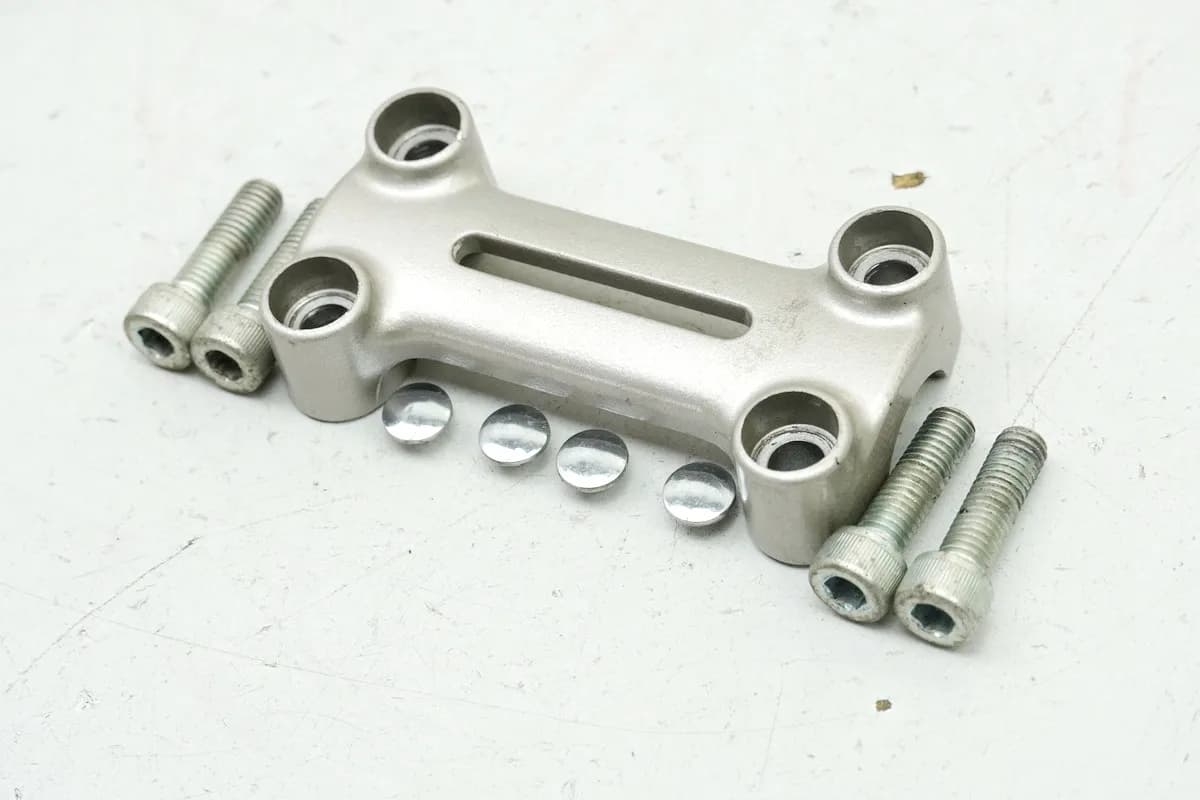 SUZUKI GSF 400 GK75B Bandit Lenkerklemmung oben Halter Lenker Klemmung