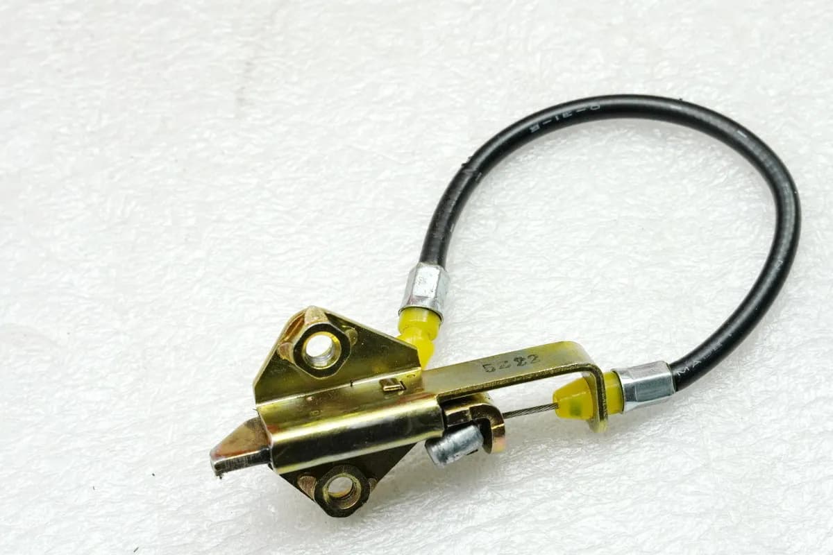 KAWASAKI ZX-10R ZXT00D Verschluß Soziussitz Verriegelung Öffner Seilzug 06-07