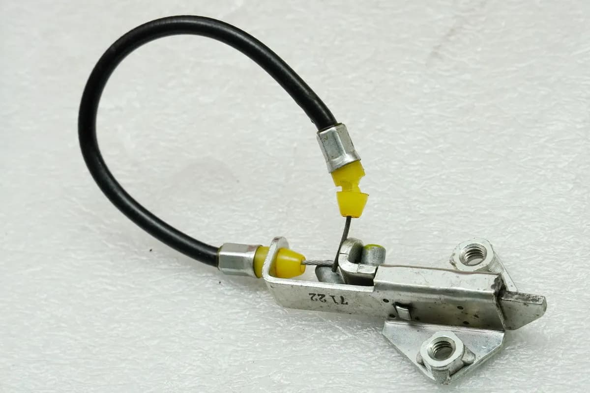 KAWASAKI ZX-10R ZXT00D Verriegelung Soziussitz Verschluß Öffner Seilzug 06-07