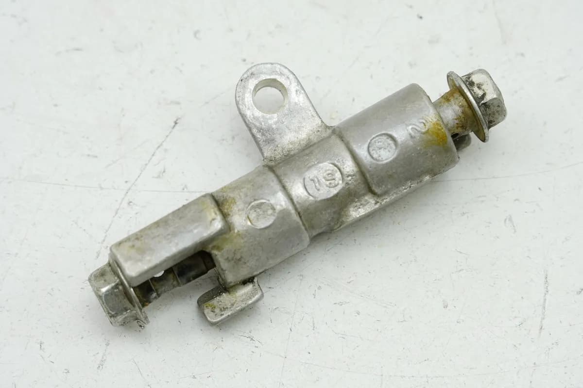 SUZUKI GSF 400 GK75B Bandit Bremsverteiler Bremszylinder Bremsverteilerzylinder