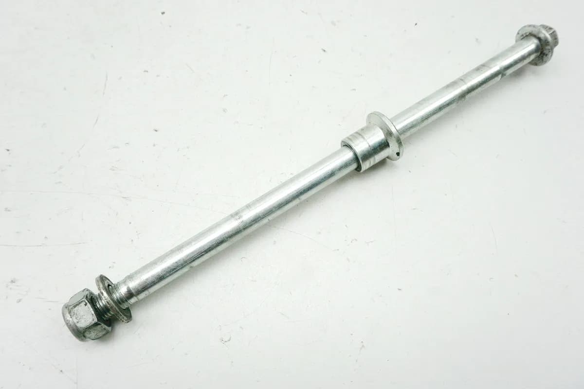 SUZUKI UH 125 BP BURGMAN K2-K6 Steckachse vorn Achse Distanzhülse