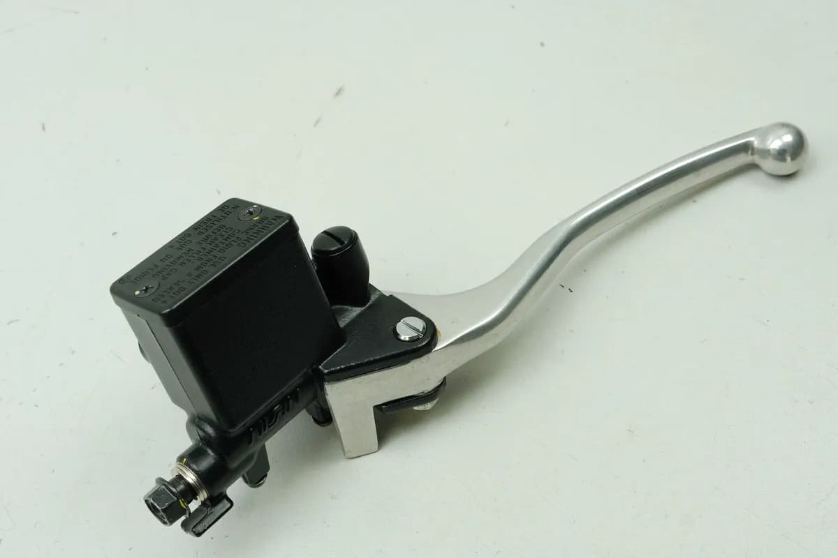 Honda NSS 125 AD JF69 Forza Bremszylinder links Bremspumpe Bremshebel Nissin