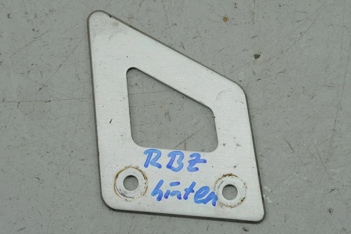 YAMAHA TDR 125 3XE Belgarda Abdeckung Bremssattel hinten Cover Blende Deckel