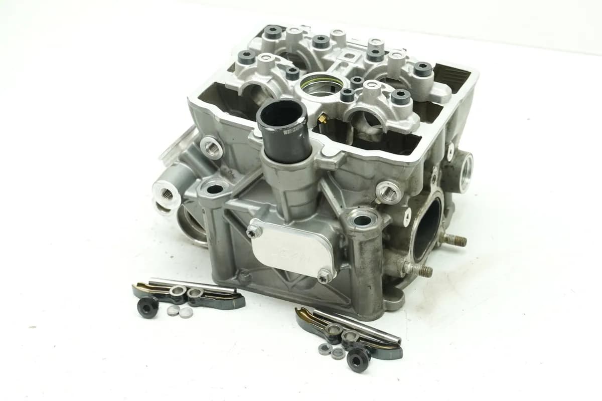 KTM 1290 SUPERDUKE R Zylinderkopf vorn Ventile (für Motor)