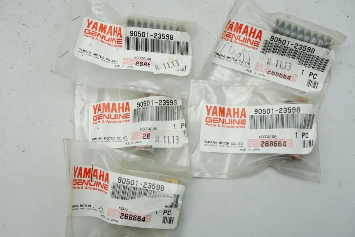 Yamaha Kupplungsfedern Feder Kupplung Satz 5 Stück original 90501-23598 YZ NEU