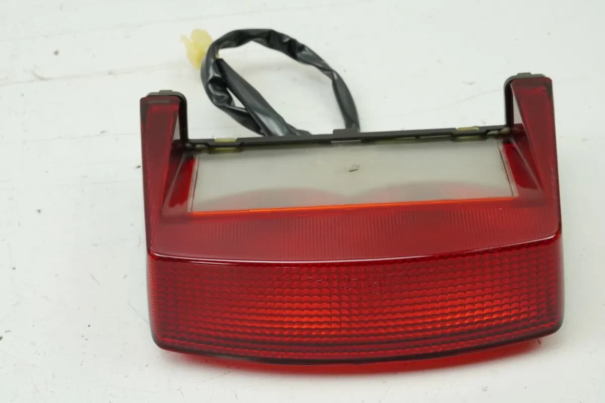 HONDA NTV 650 RC33 REVERE Rücklicht Lampe orig. Rückleuchte Rücklichtglas Kabel