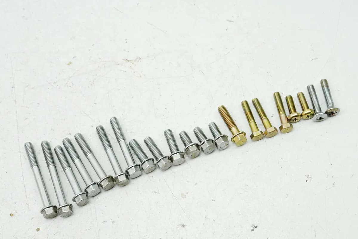 KYMCO ZING 125 RFBRF25A Schrauben Limadeckel Stator Motordeckel für Motor 8785km